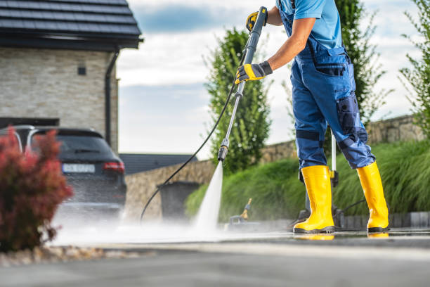 Best Gutter Cleaning  in Southchase, FL
